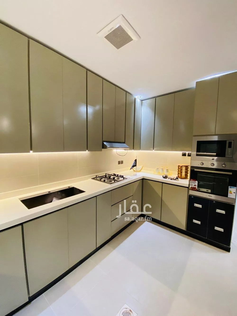 4 bedroom villa in Dirab 5