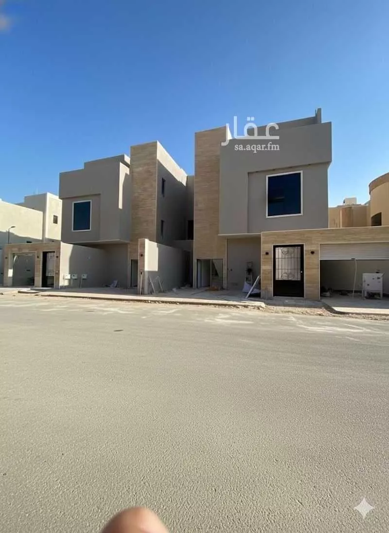 4 bedroom floor in Al Khaleej 1