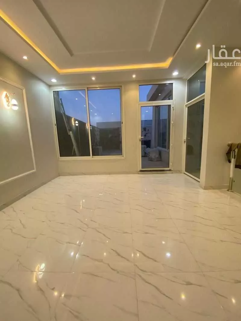 فيلا 6 غرف في عكاظ 5