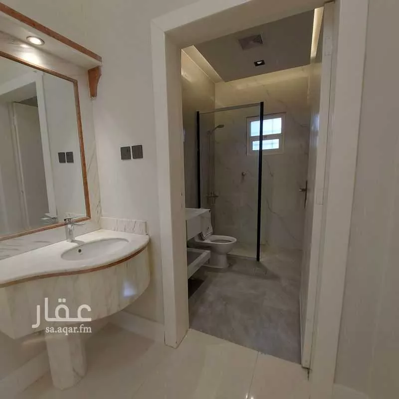 4 bedroom villa in Ishbiliyah, Riyadh 15
