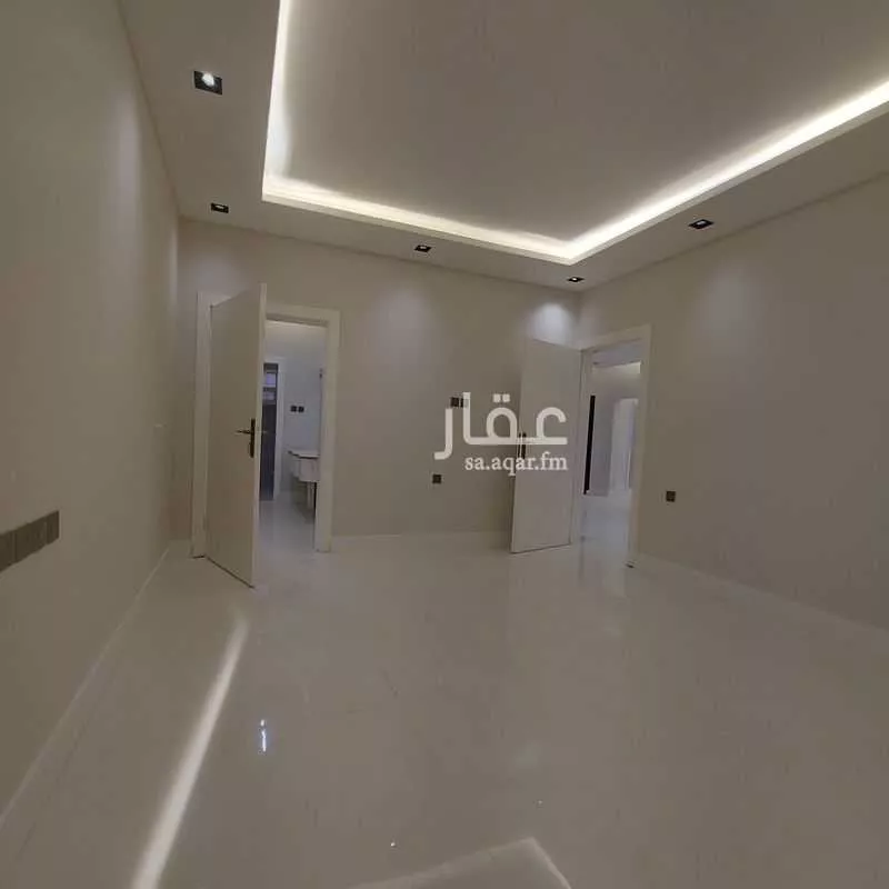 4 bedroom villa in Ishbiliyah, Riyadh 7