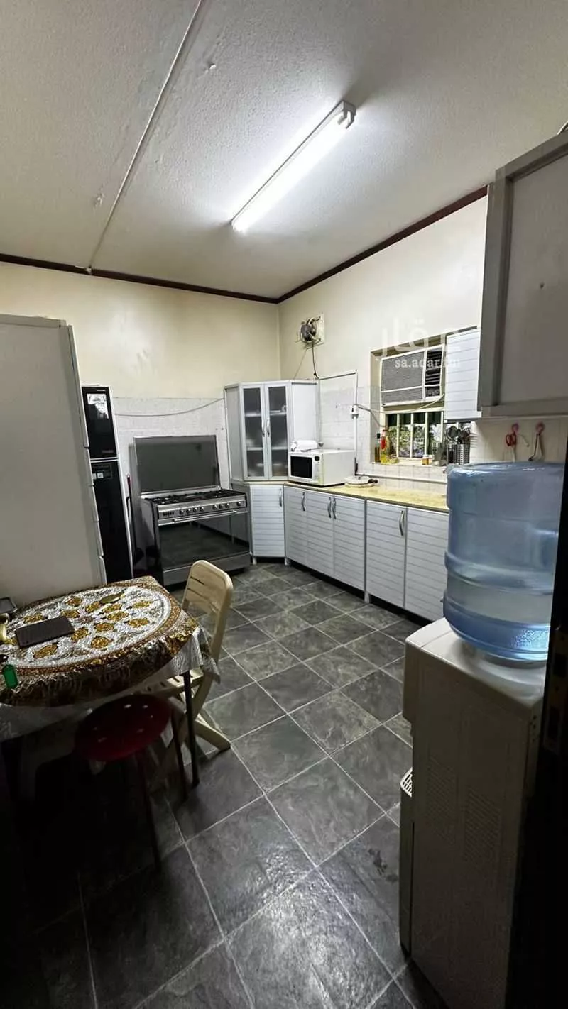 شقة 5 غرف في اسكان الدمام 3