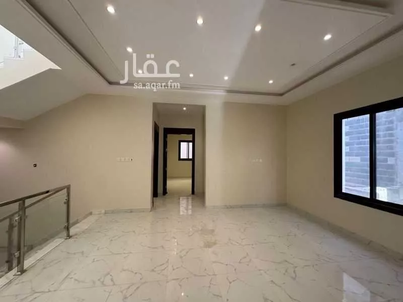 فيلا 8 غرف في العارض 3