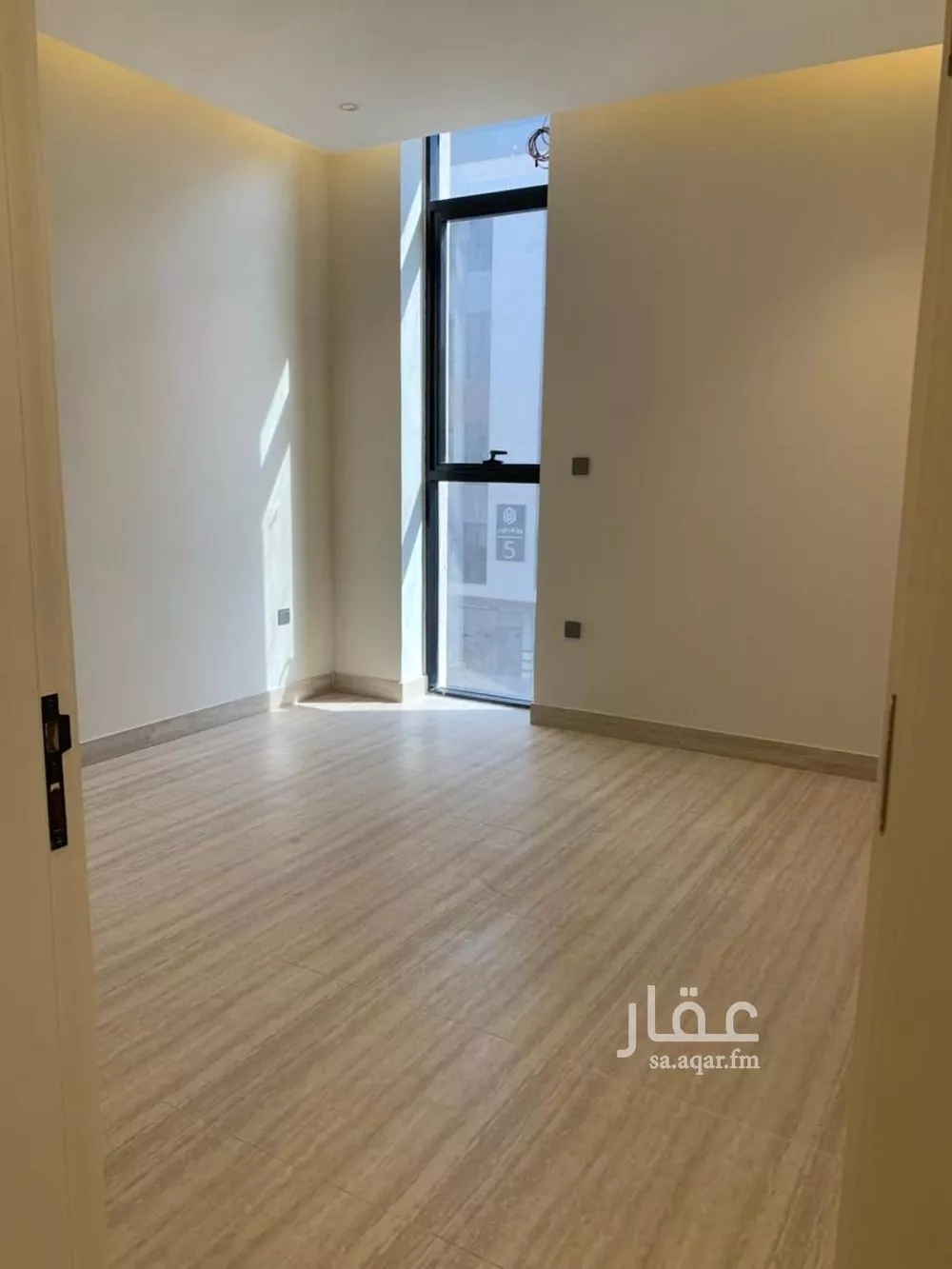 شقة 3 غرف في الحمرا 4