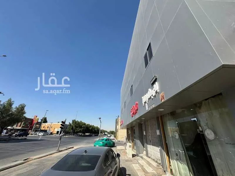 محل 367 م² في ام الحمام الشرقي 2