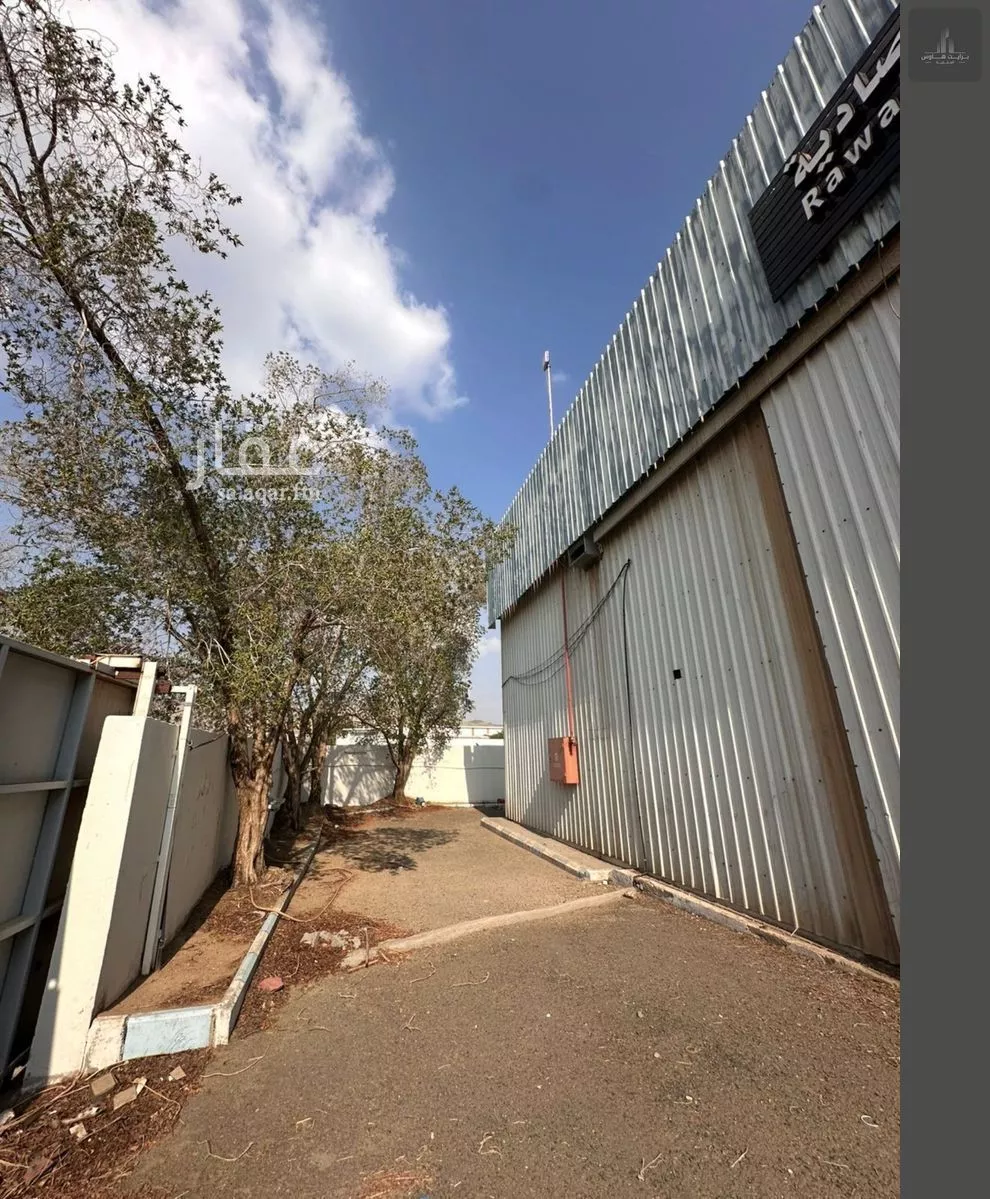 3 bedroom warehouse in King Fahd, Makkah 8