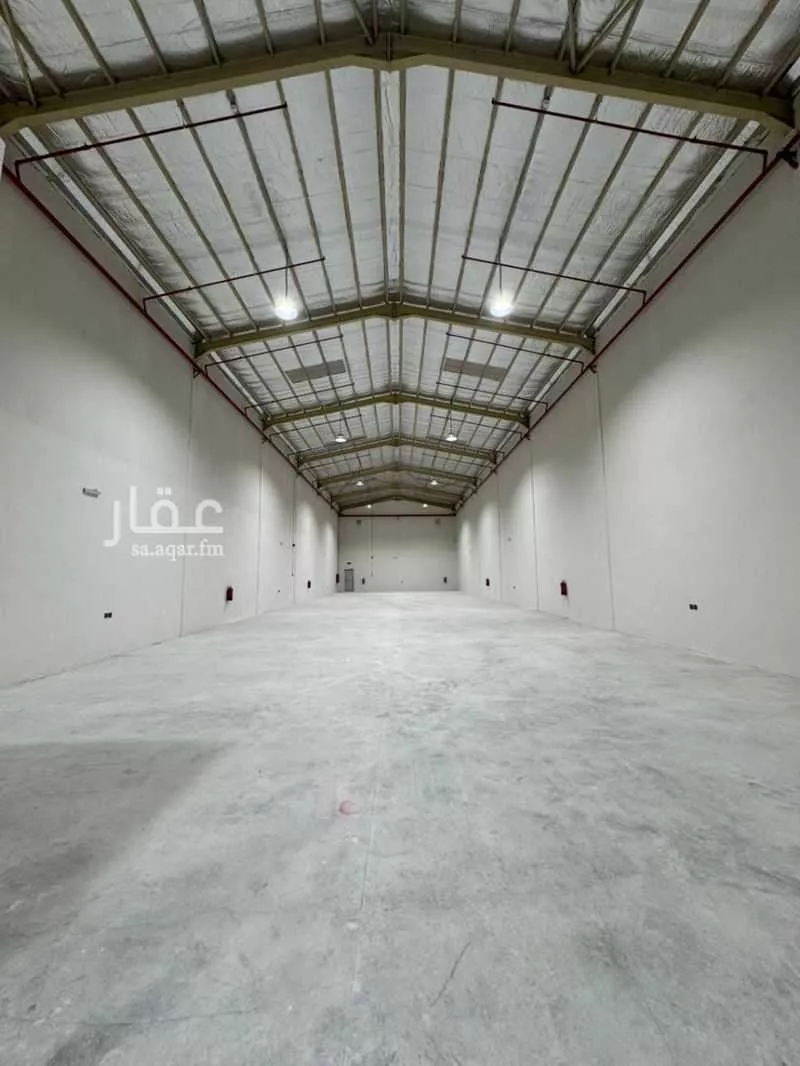 مستودع 4400 م² في طيبة 4