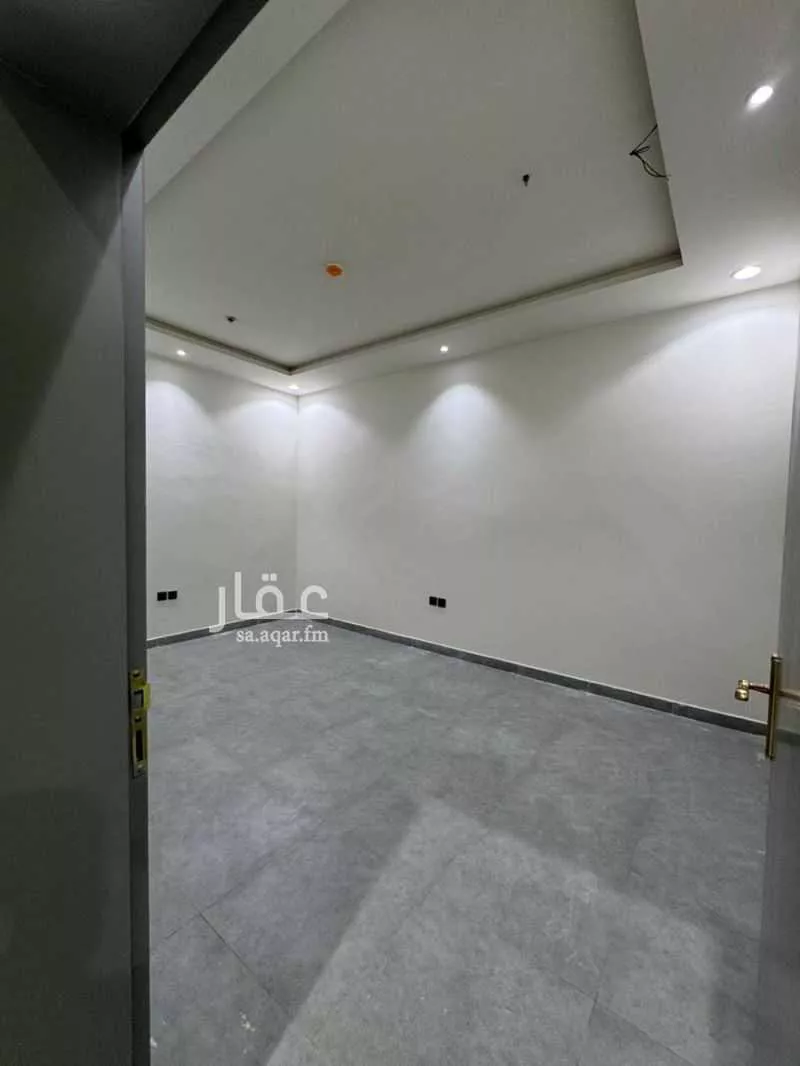 مستودع 4400 م² في طيبة 3