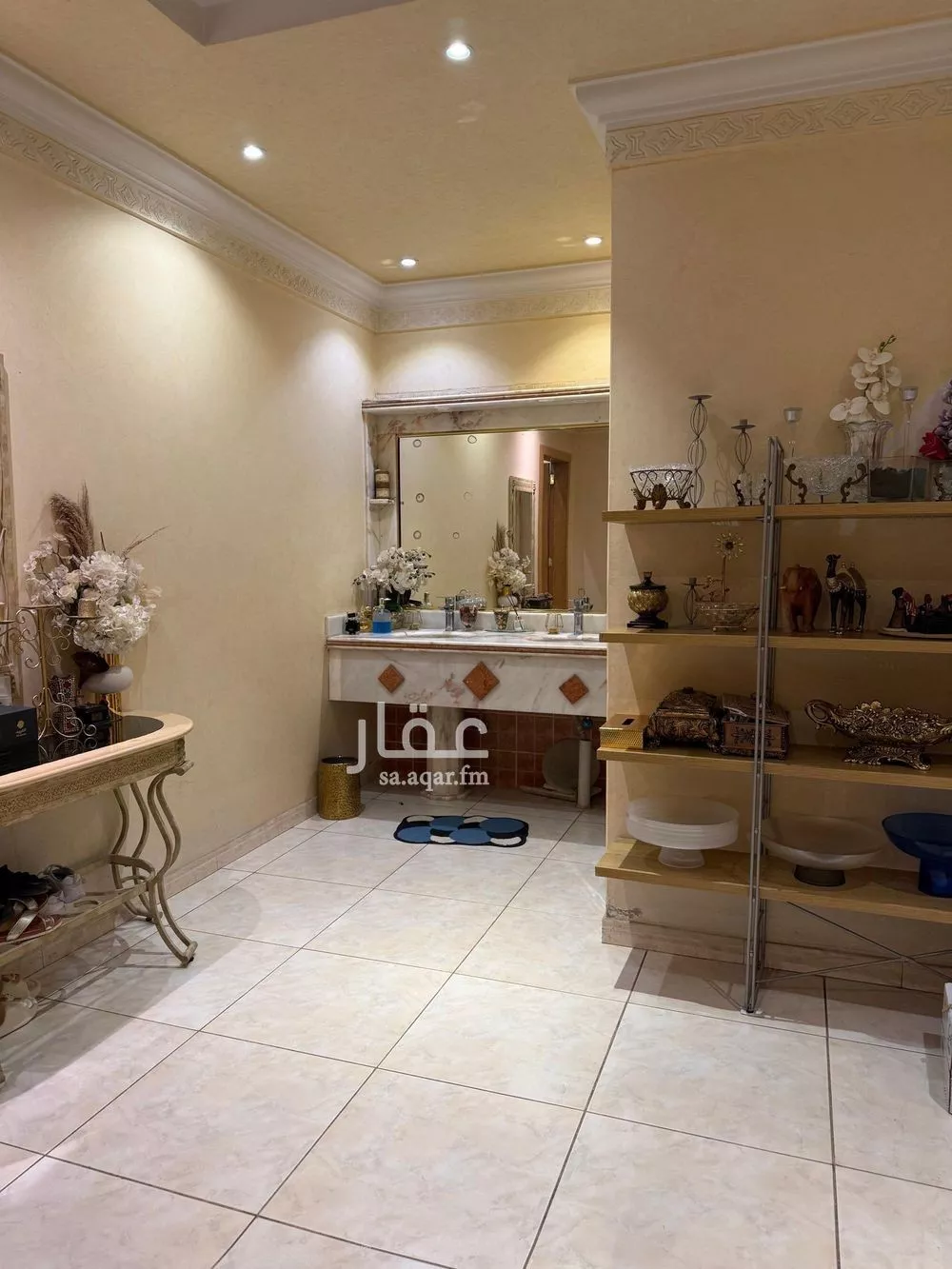 5 bedroom villa in Ishbiliyah 4