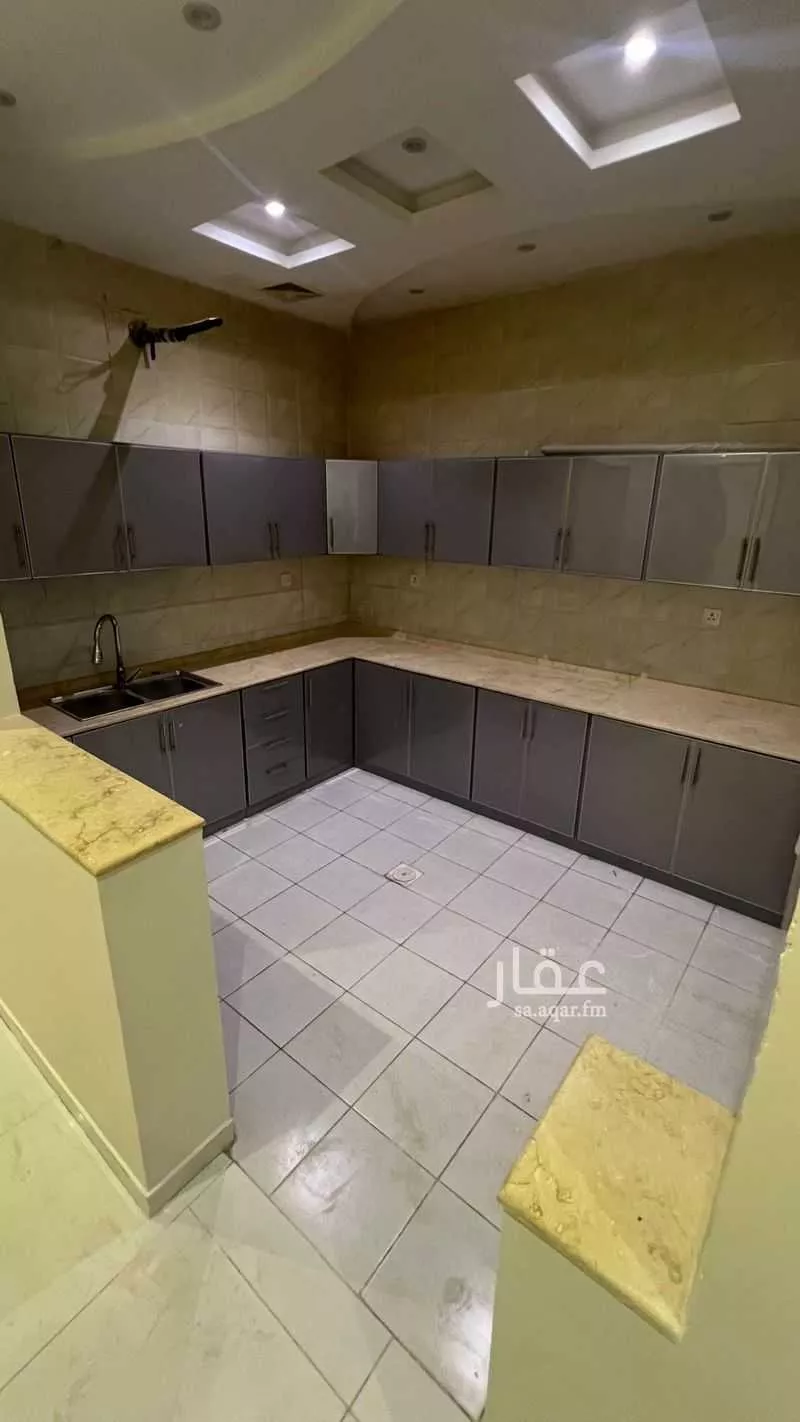 4 bedroom apartment in Al Rawdah 4