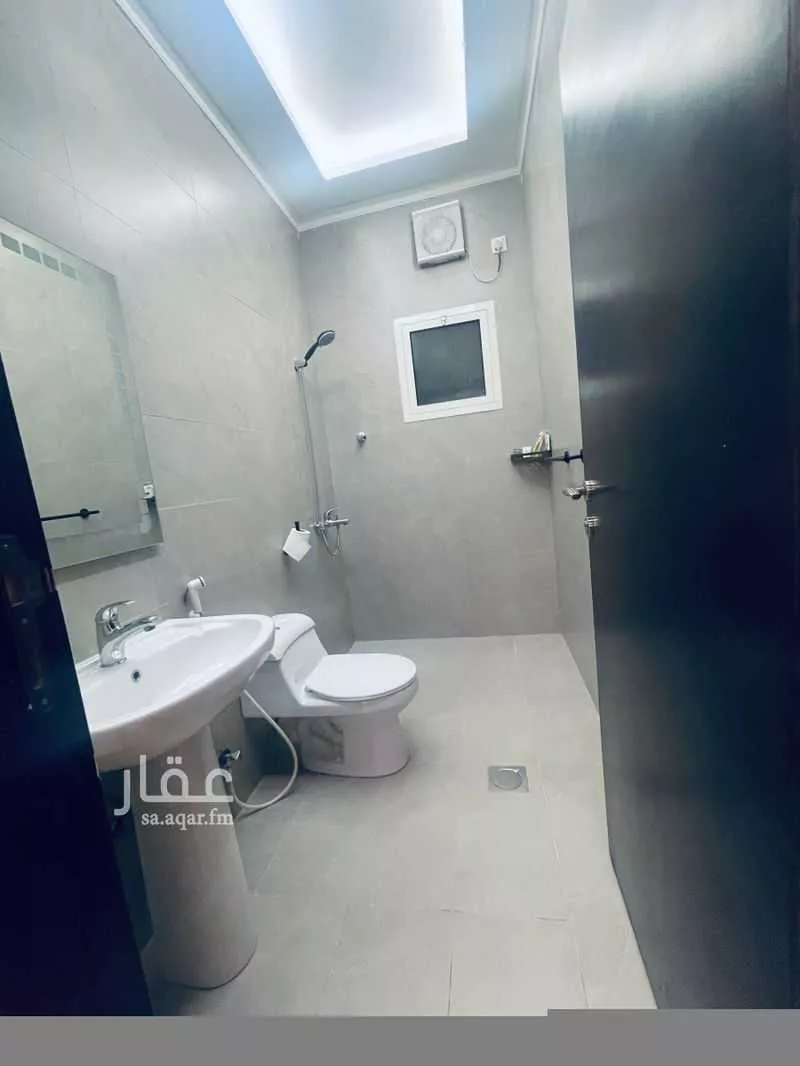 3 bedroom apartment in King Fahd, Madinah 9