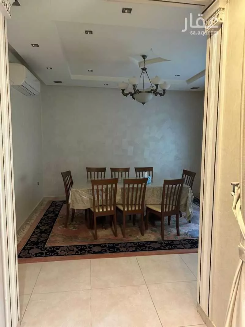 فيلا 8 غرف في الملقا 4