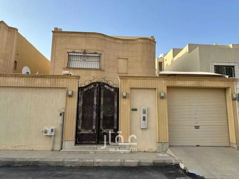 فيلا 8 غرف في الملقا 1