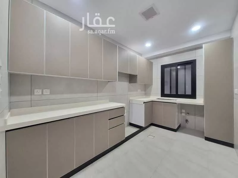 3 bedroom apartment in Al Aziziyah, Jeddah 4