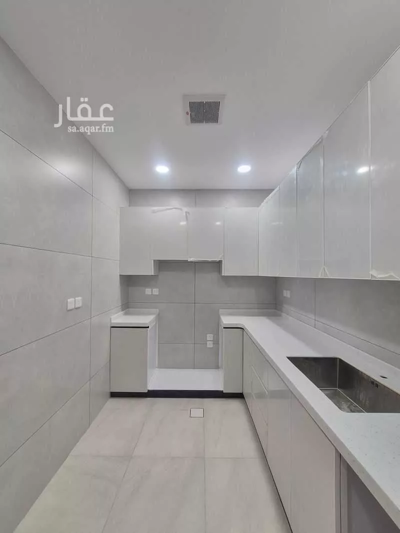 2 bedroom apartment in Al Aziziyah, Jeddah 5
