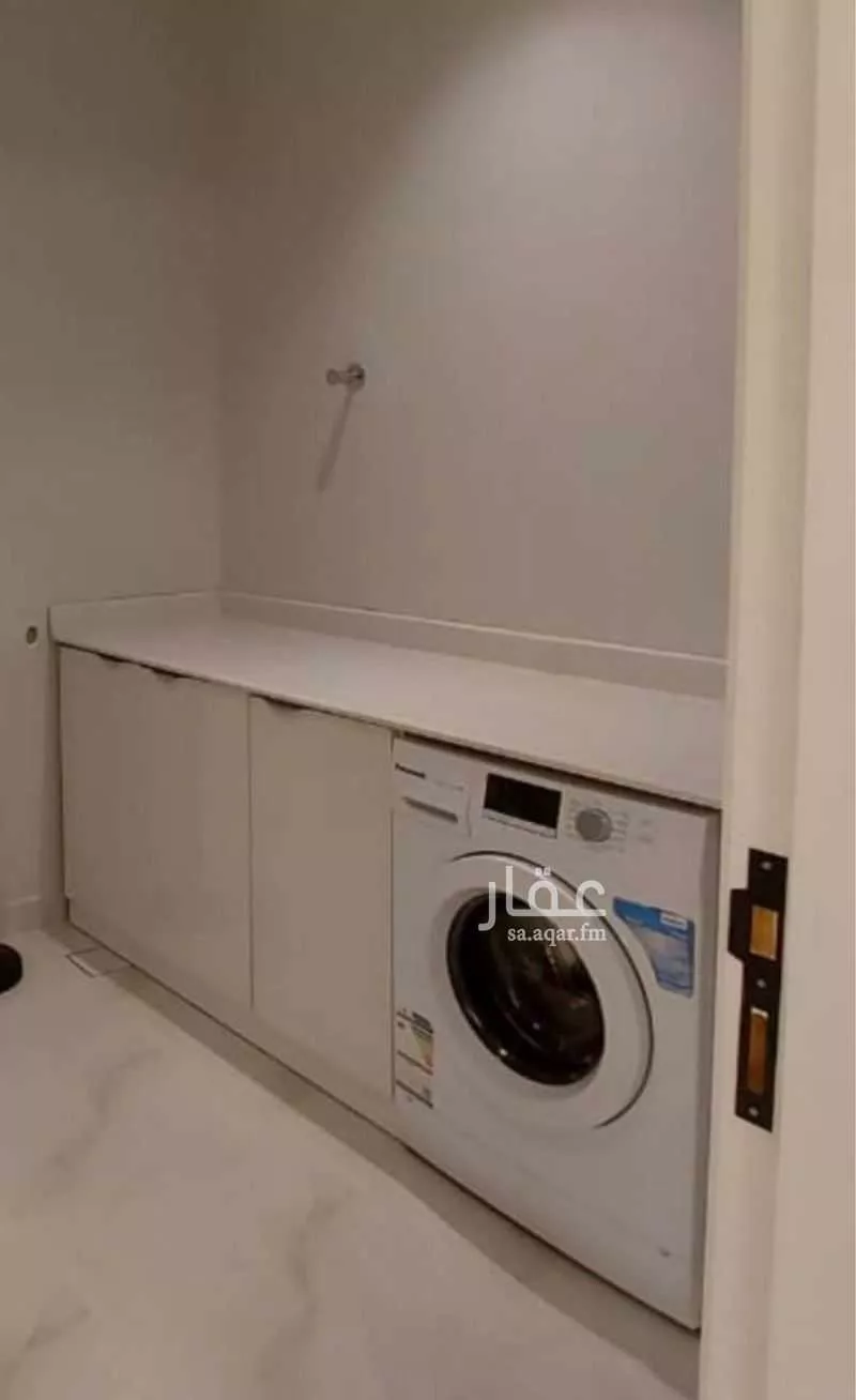 شقة 4 غرف في العارض 4