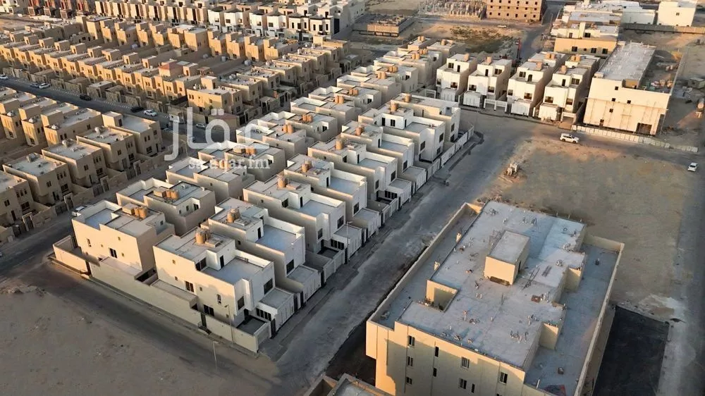 6 bedroom duplex in Al Amal 4