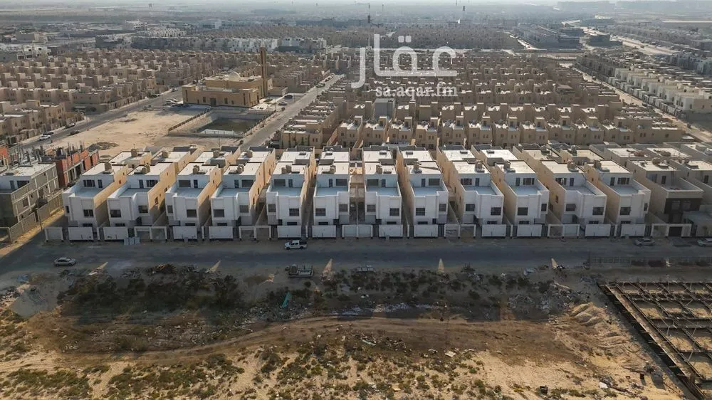 6 bedroom duplex in Al Amal 1