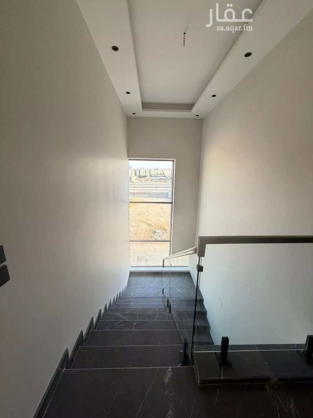 فيلا 4 غرف في العارض 4