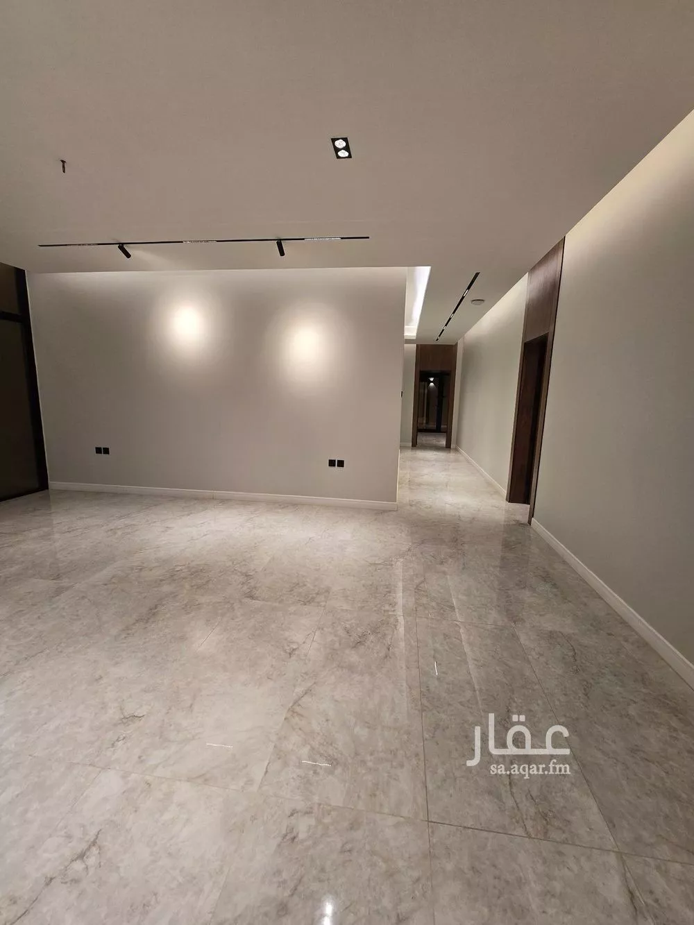 دور 4 غرف في العارض 4