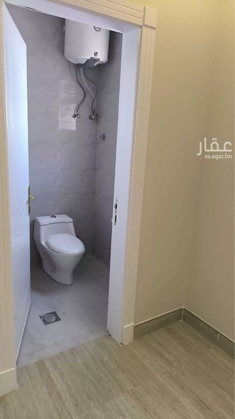 شقة 5 غرف في عرقة 5