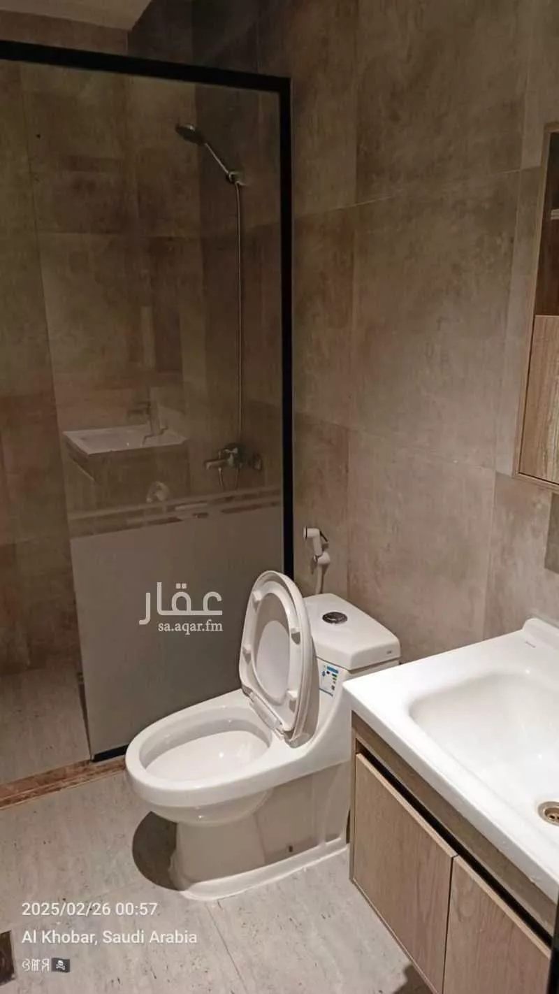 شقة 3 غرف في الحمرا 5