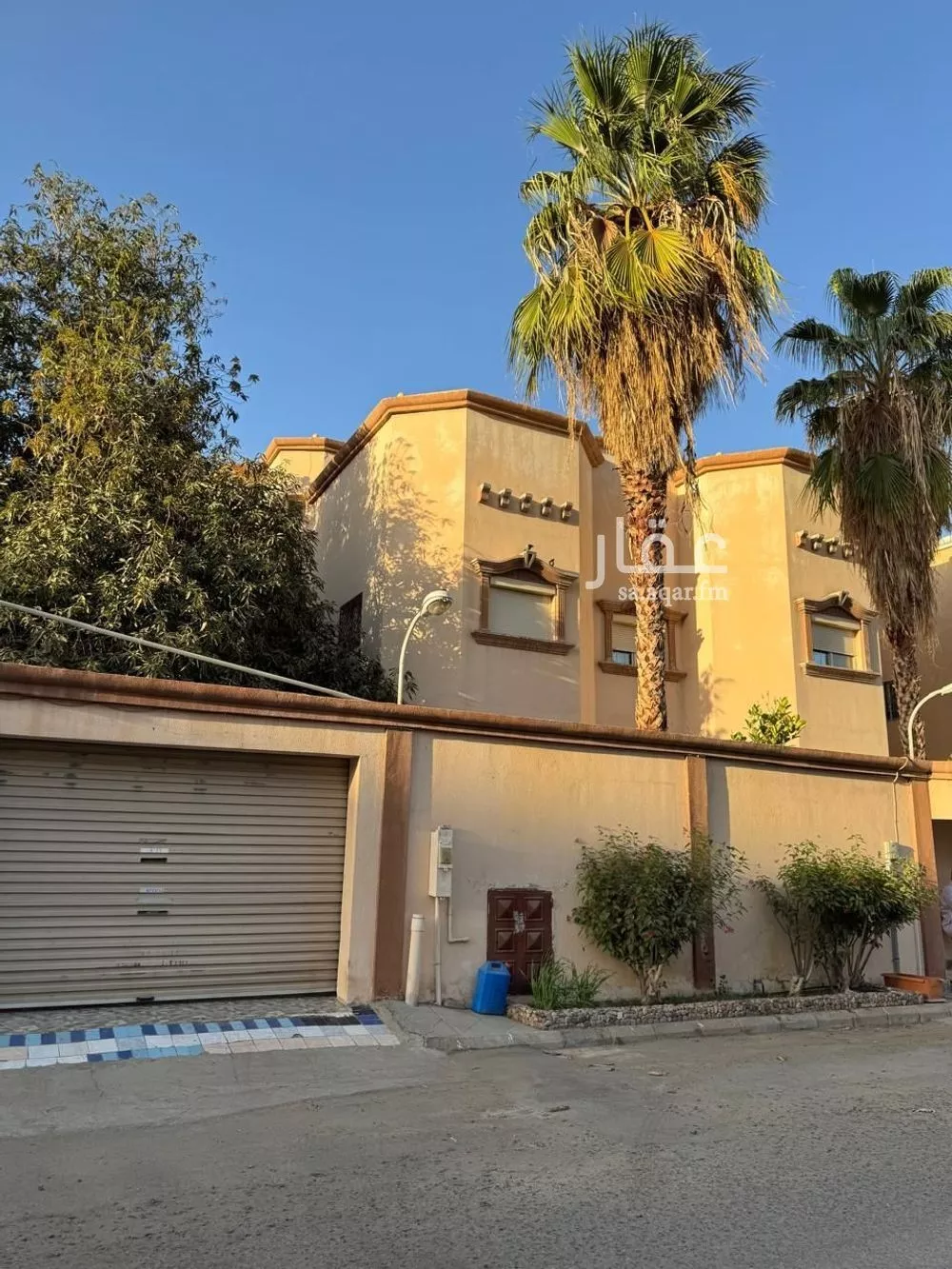 فيلا 9 غرف في العوالي 3