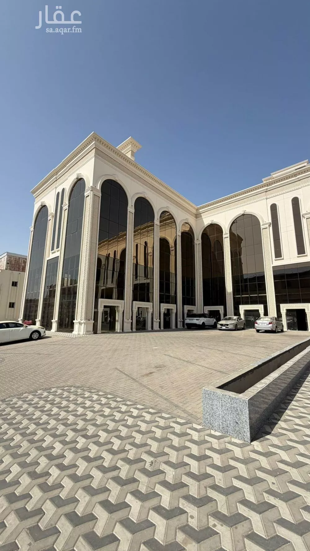 محل 61 م² في الراشدية 3