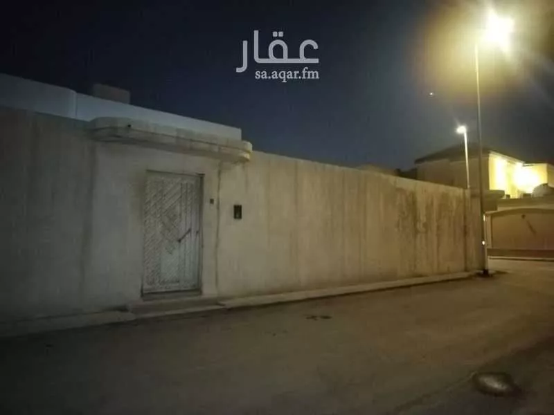 343 sqm land in Al Malaz 3