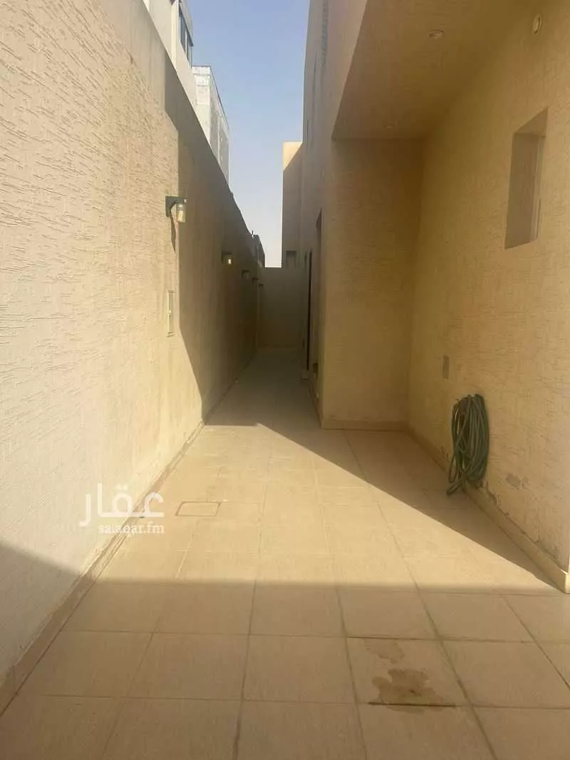 6 bedroom villa in Al Aridh 4
