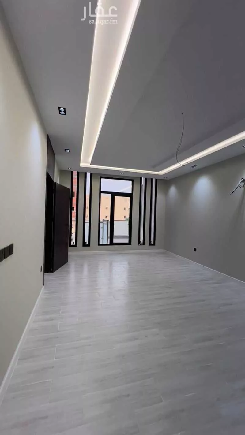 فيلا 8 غرف في الملك فهد 3