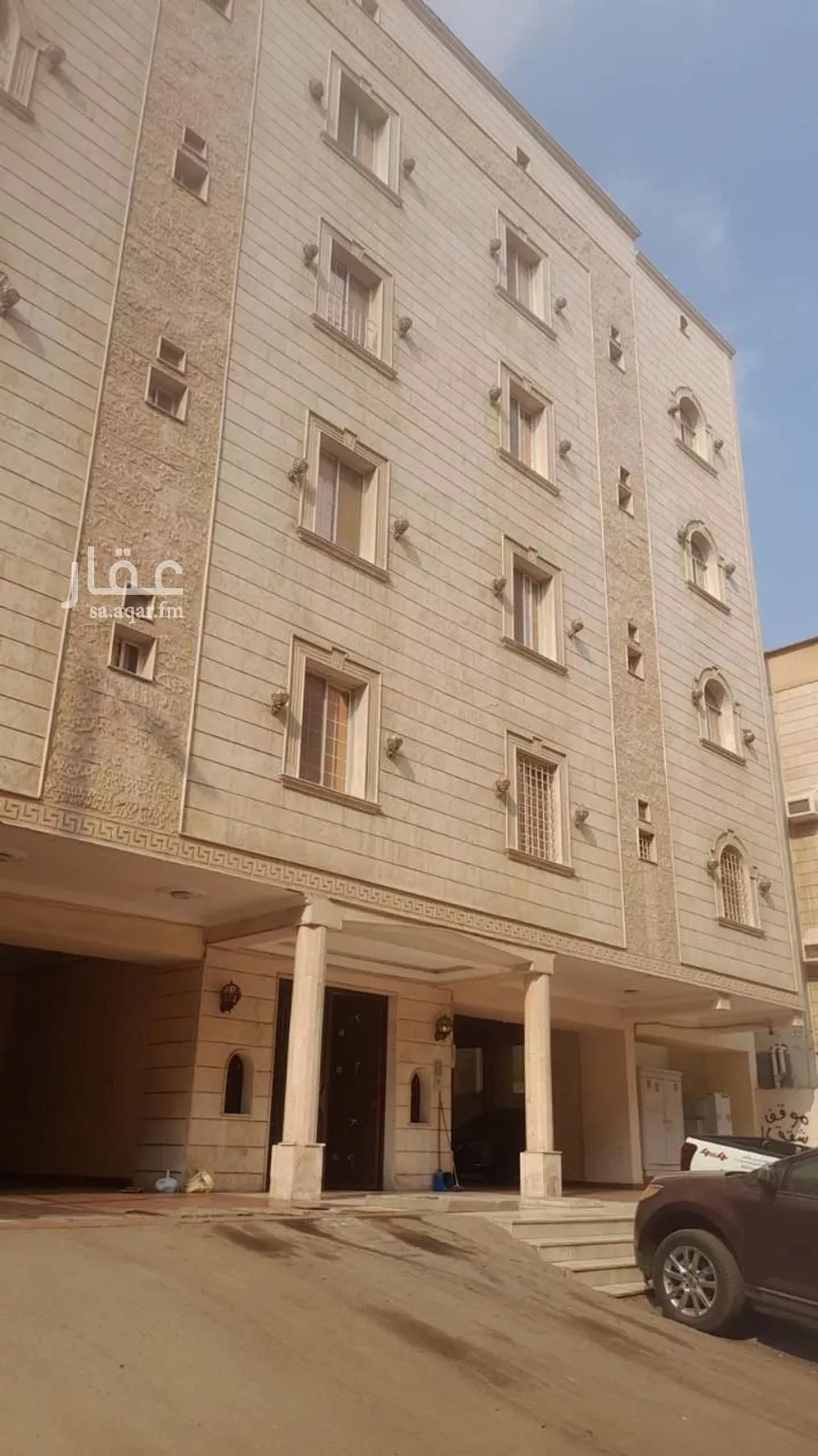 3 bedroom apartment in Muraykh 1