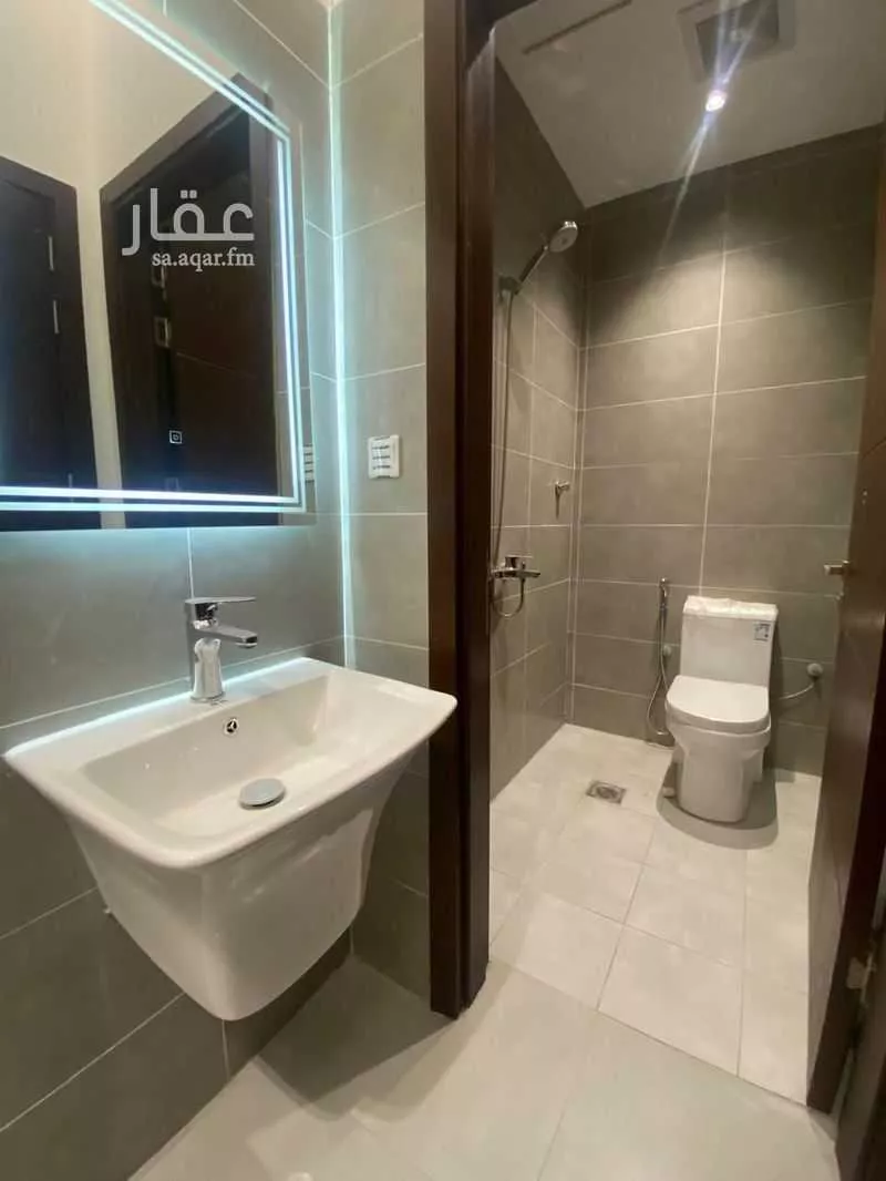 شقة 4 غرف في النزهة 4