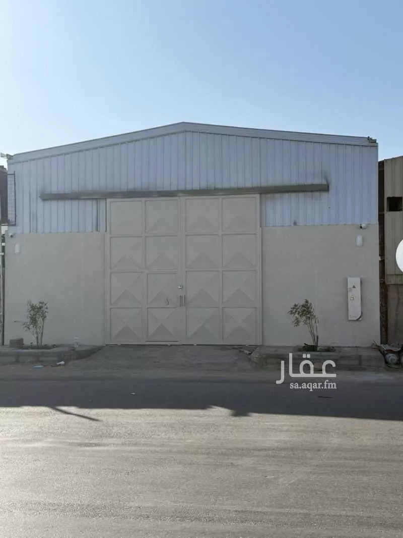 مستودع 160 م² في خشم العان 1