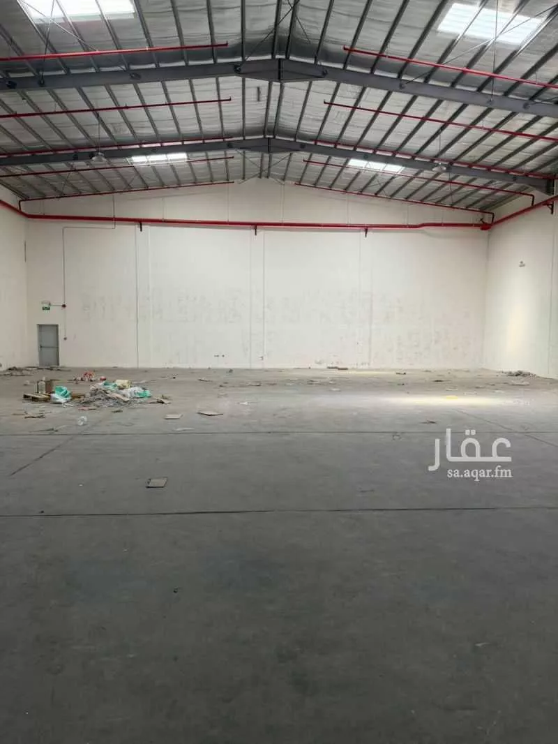 مستودع 883 م² في السلي 1