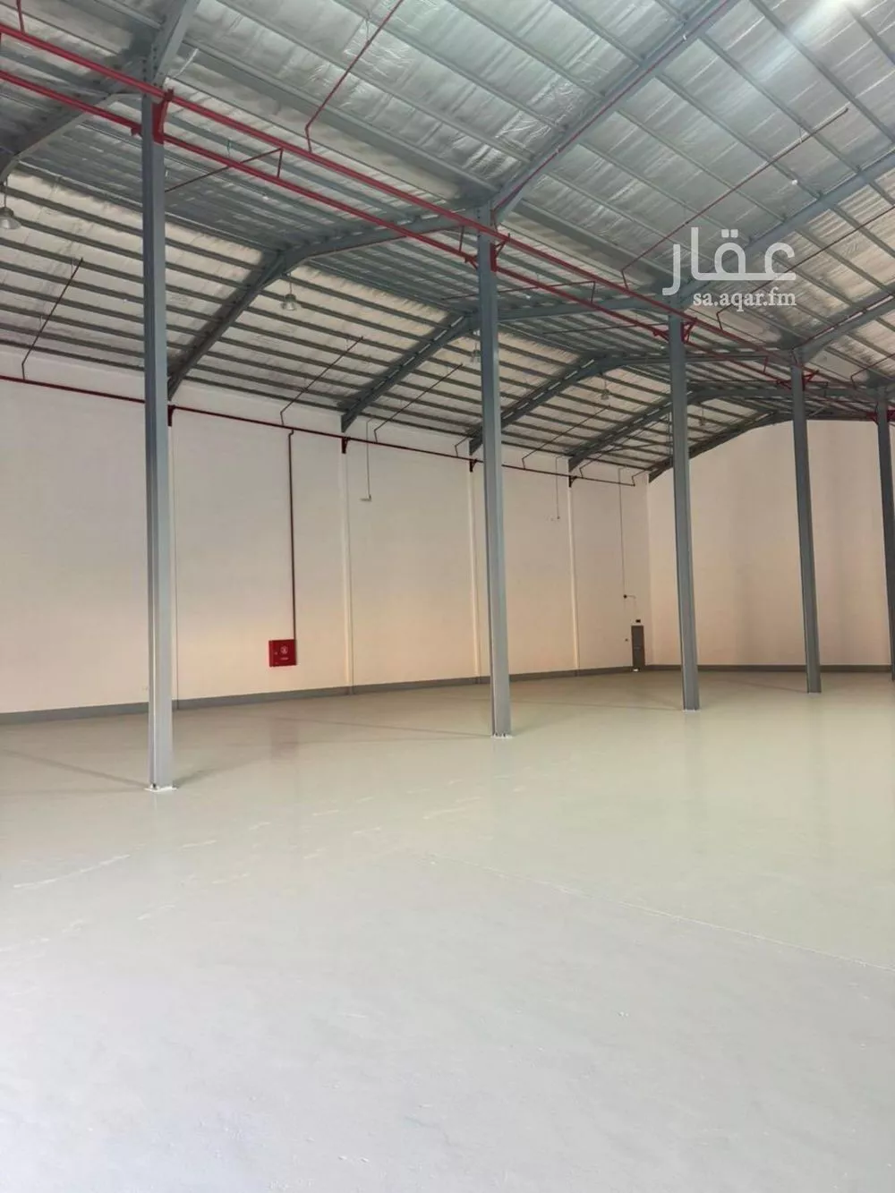 مستودع 1417 م² في السلي 3