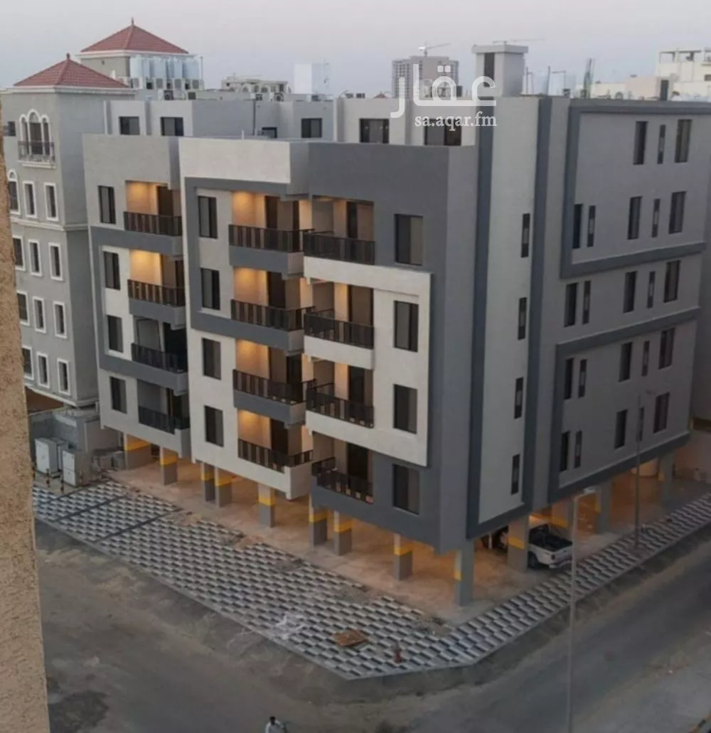 شقة 5 غرف في الحمرا 2