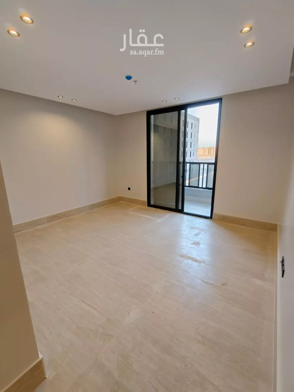 شقة 5 غرف في الحمرا 3