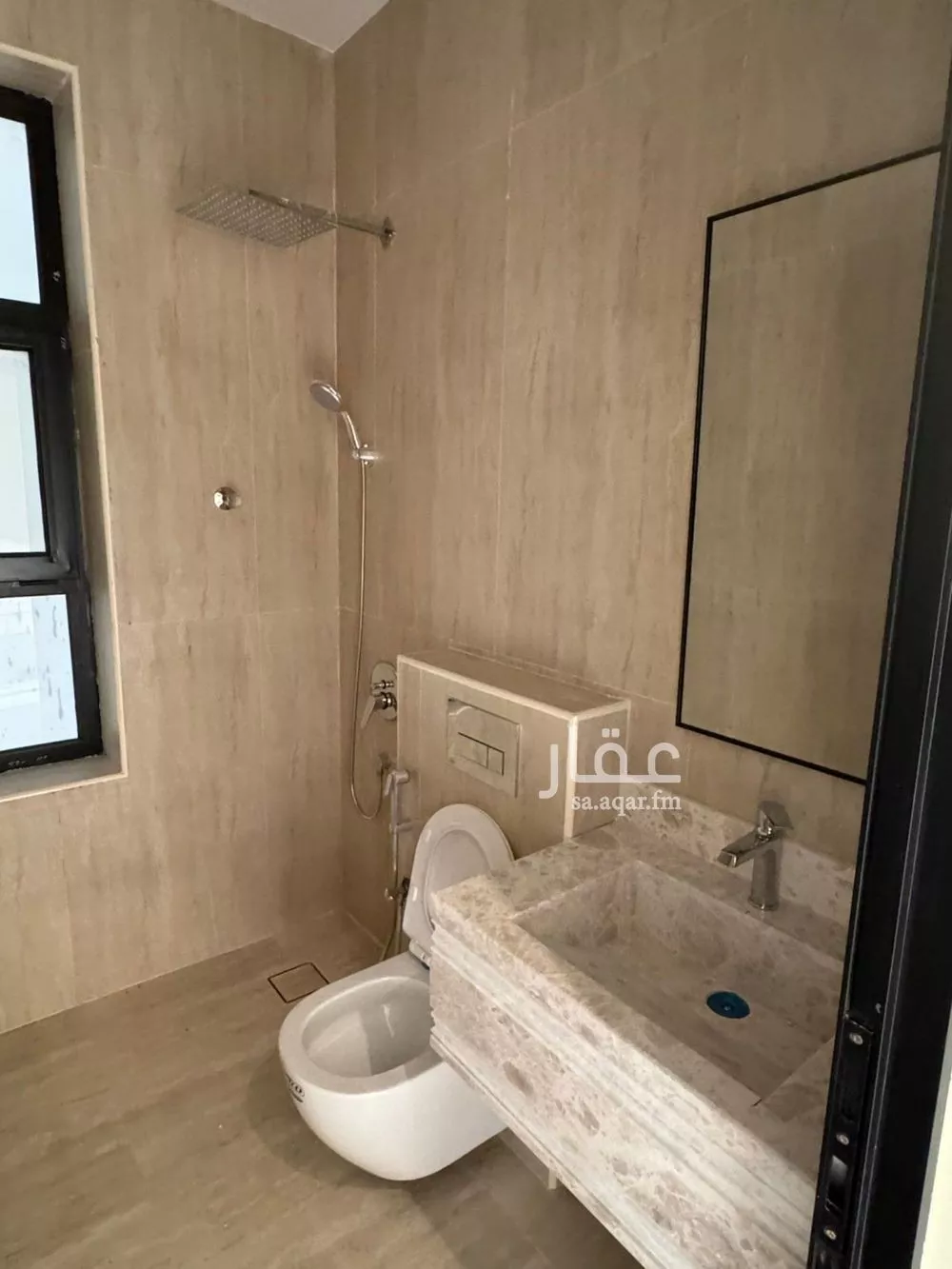 شقة 5 غرف في الحمرا 3