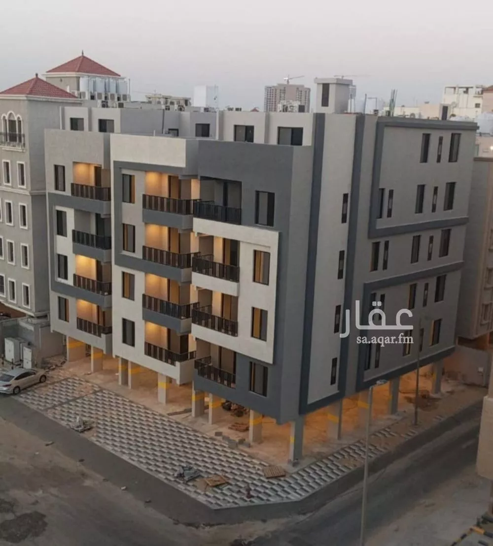 شقة 5 غرف في الحمرا 1