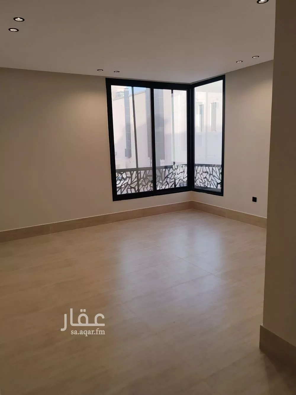5 bedroom apartment in Al Hamra 5