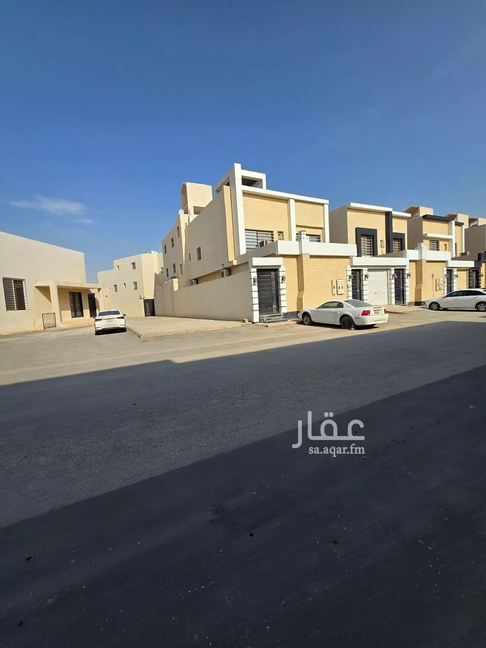 فيلا 8 غرف في بدر 2