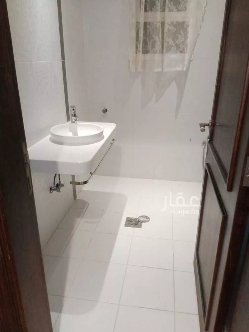 5 bedroom villa in At Taawon, Riyadh 9