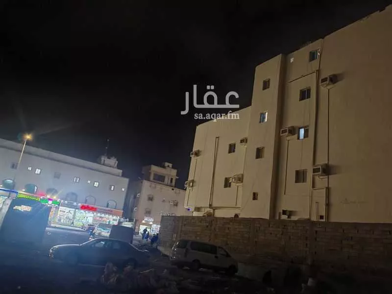 عمارة 400 م² في القرينة 4