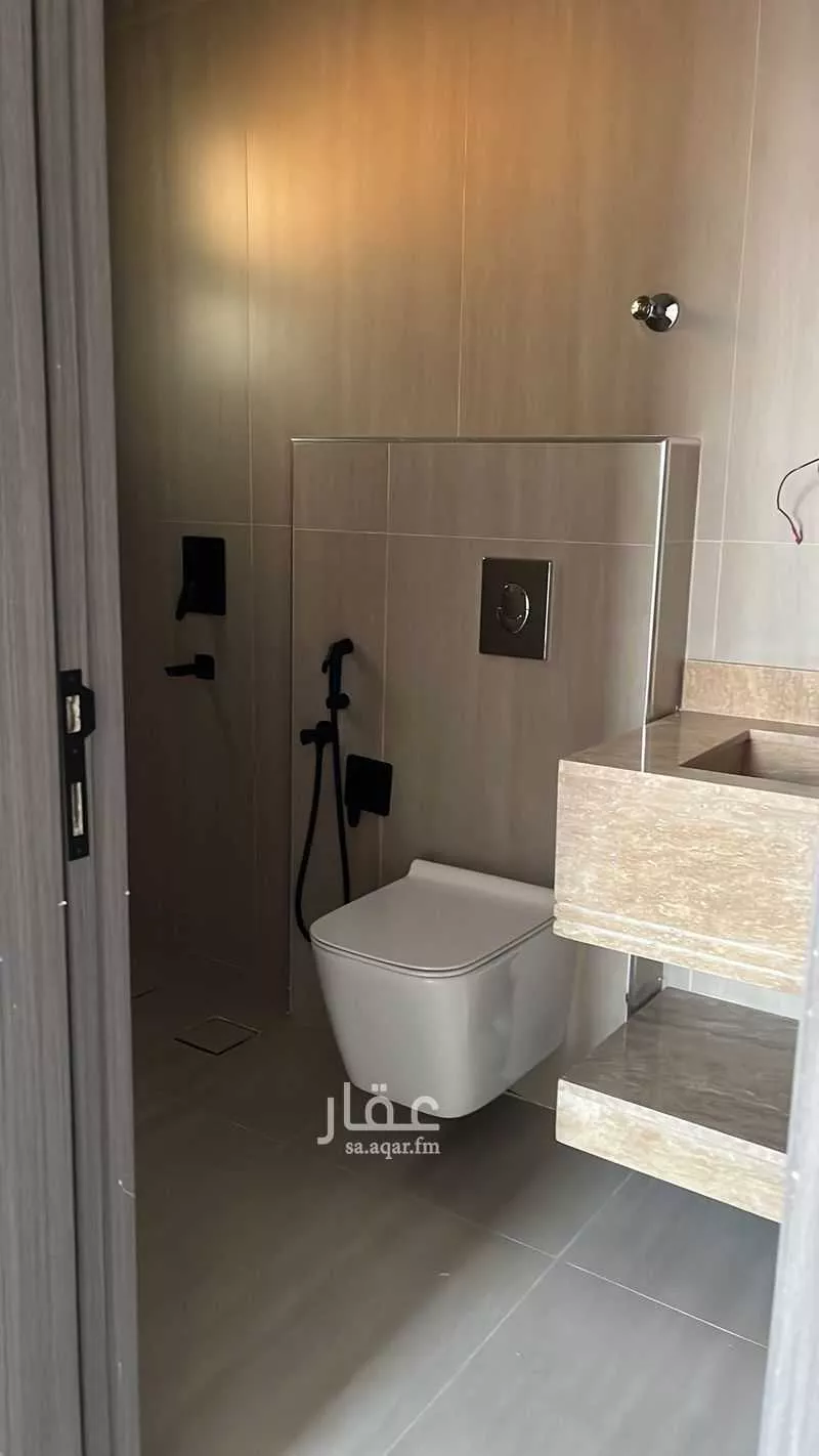 4 bedroom villa in Al Amwaj, Eastern Province 8