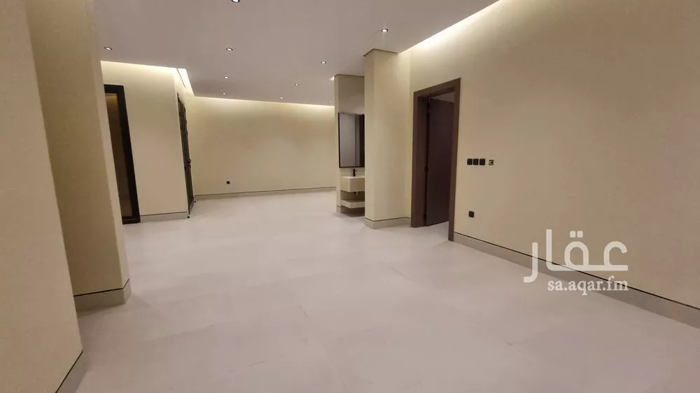 فيلا 4 غرف في العارض 5