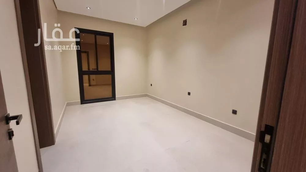 فيلا 4 غرف في العارض 2