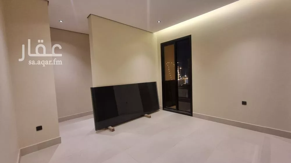 فيلا 4 غرف في العارض 3