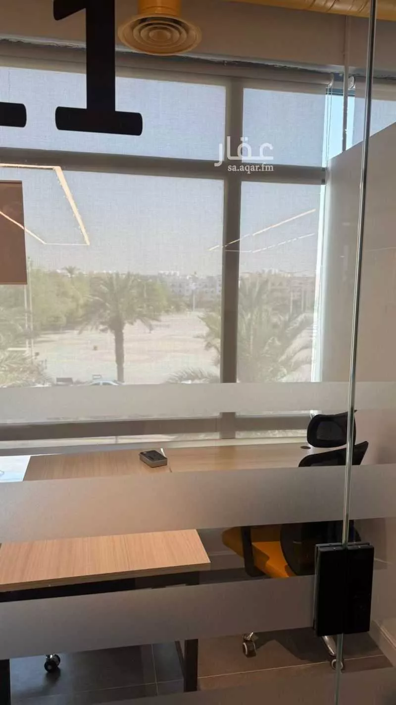 مكتب 800 م² في العارض 2