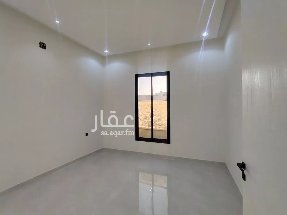 5 bedroom villa in Al Uraija Al Gharbiyah 5